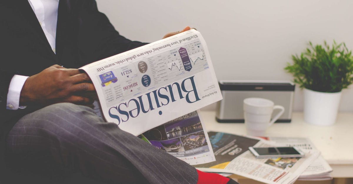Jak wystrzegać się fake newsów i inwestycji w kryptowaluty – poradnik dla każdego