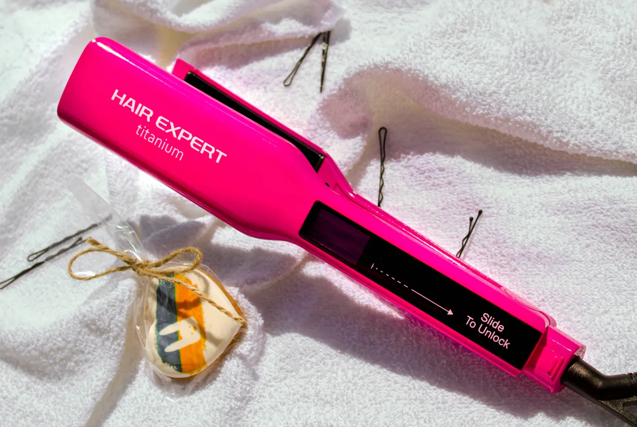 rodzaje płytek prostownica ceramiczne tytanowe turmalinowe