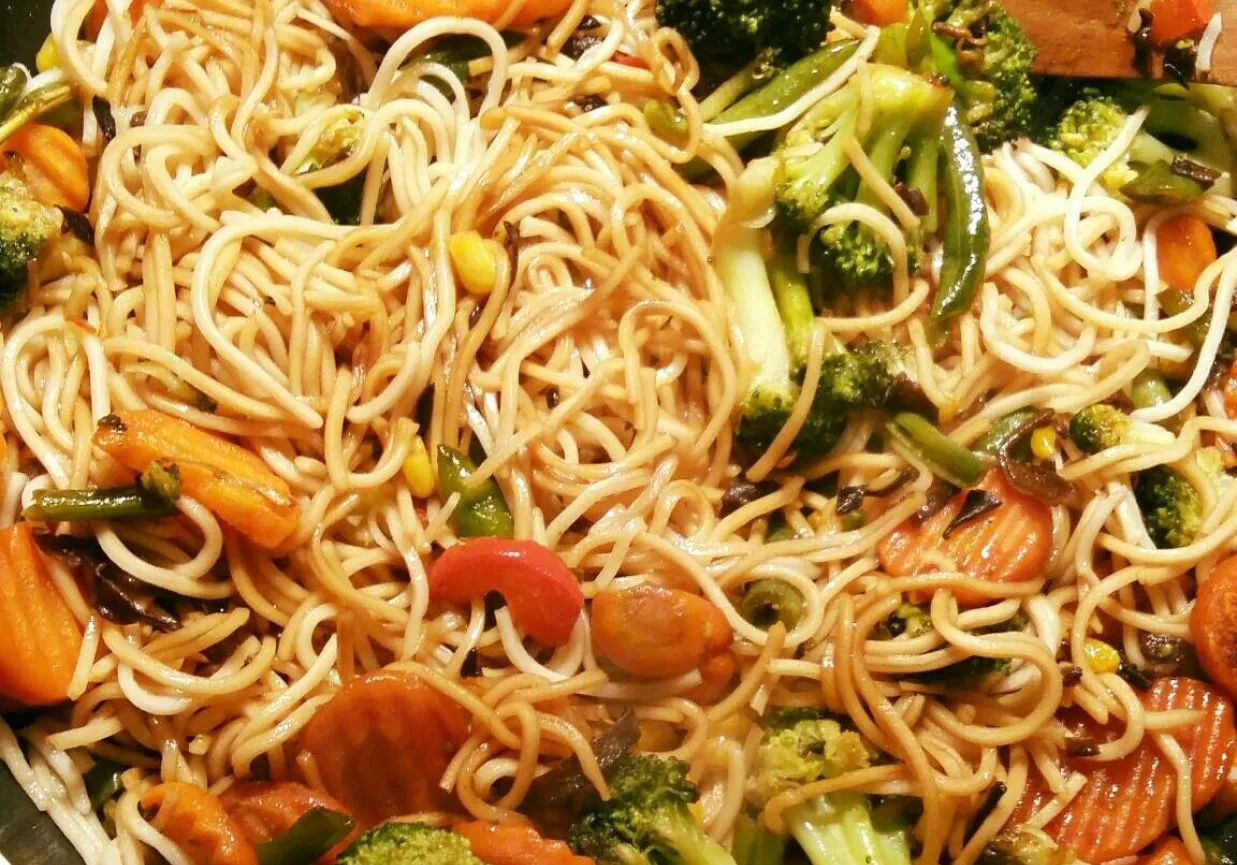 Rodzaje makaronu chow mein