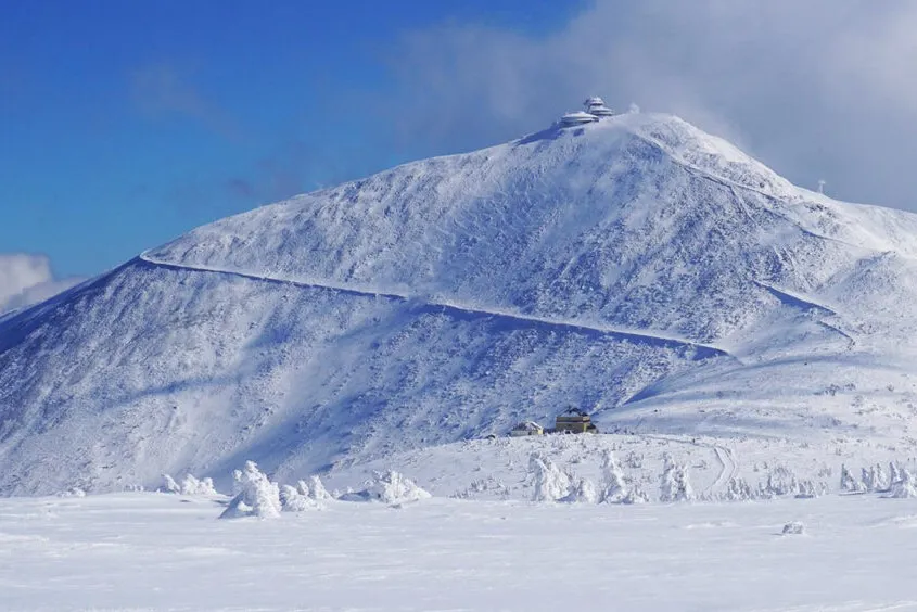 Droga Jubileuszowa Śnieżka zimą