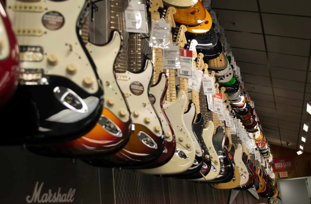 budżet na pierwszą gitarę elektryczną