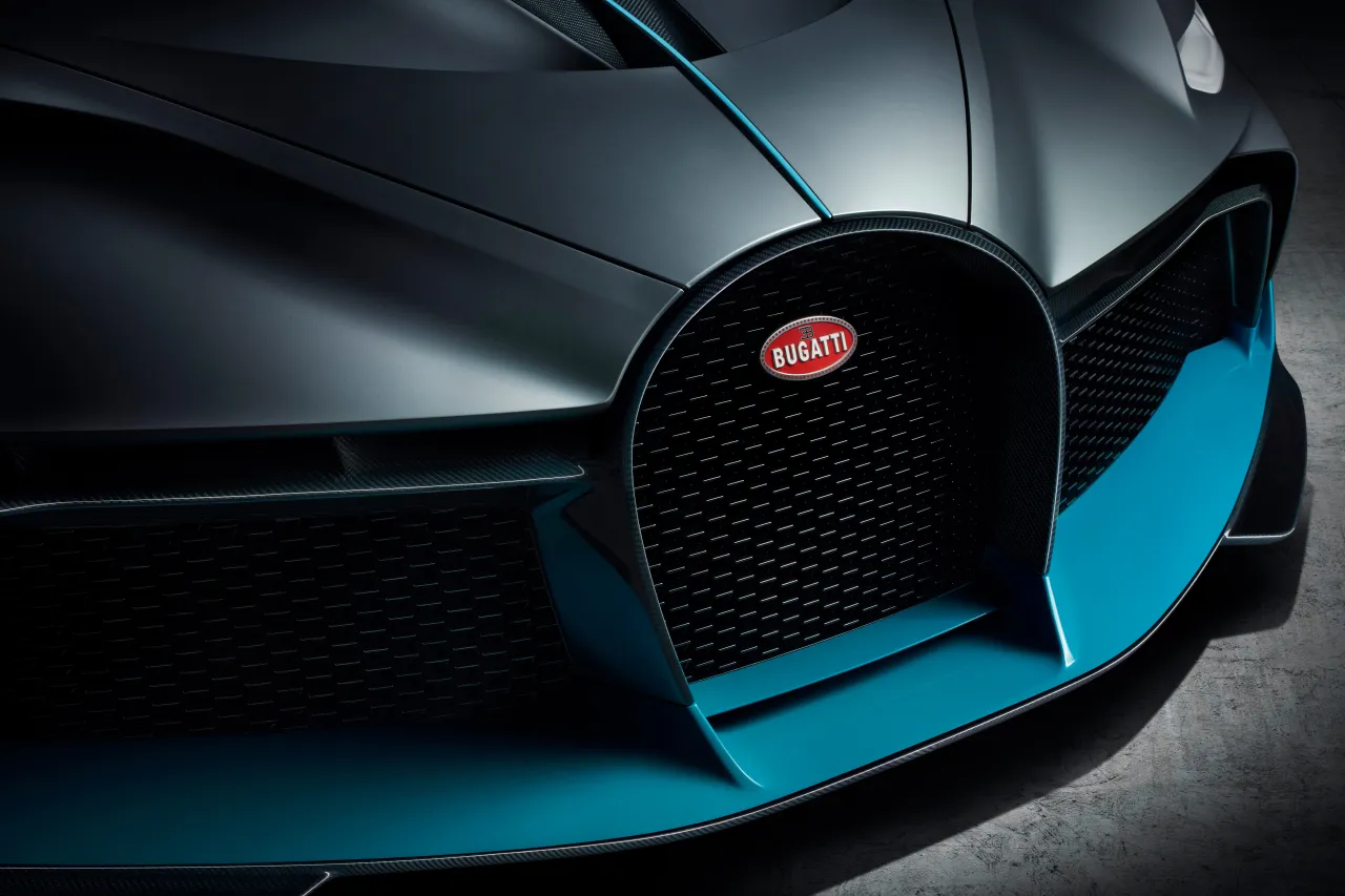 Bugatti design DNA horseshoe grille C-line two-tone