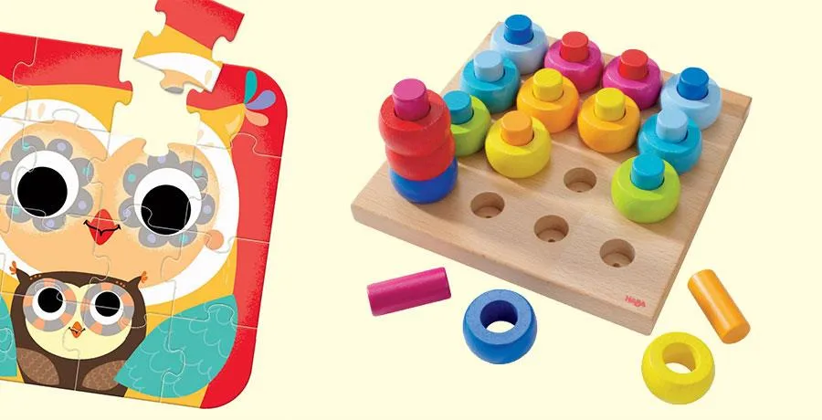 Rodzic wybierający gry edukacyjne dla dziecka