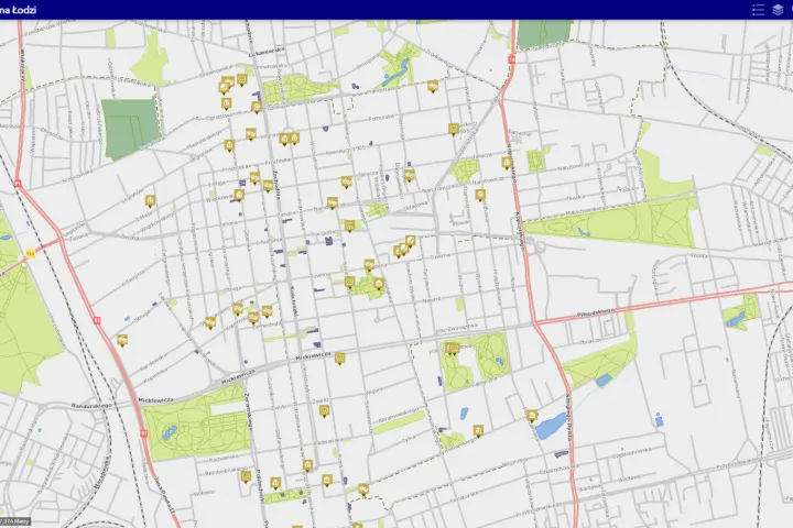 Mapa Łodzi z zaznaczoną ulicą Piotrkowską i ikonami placówek medycznych