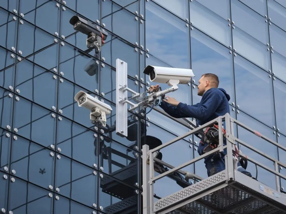 Zdjęcie Jak zamontować kamerę do elewacji, aby uniknąć błędów i kosztów