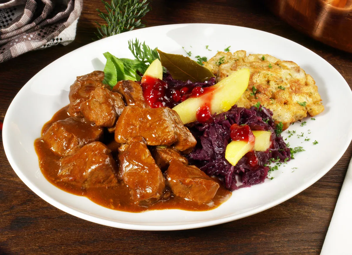 por&oacute;wnanie wołowiny i wieprzowiny do gulaszu