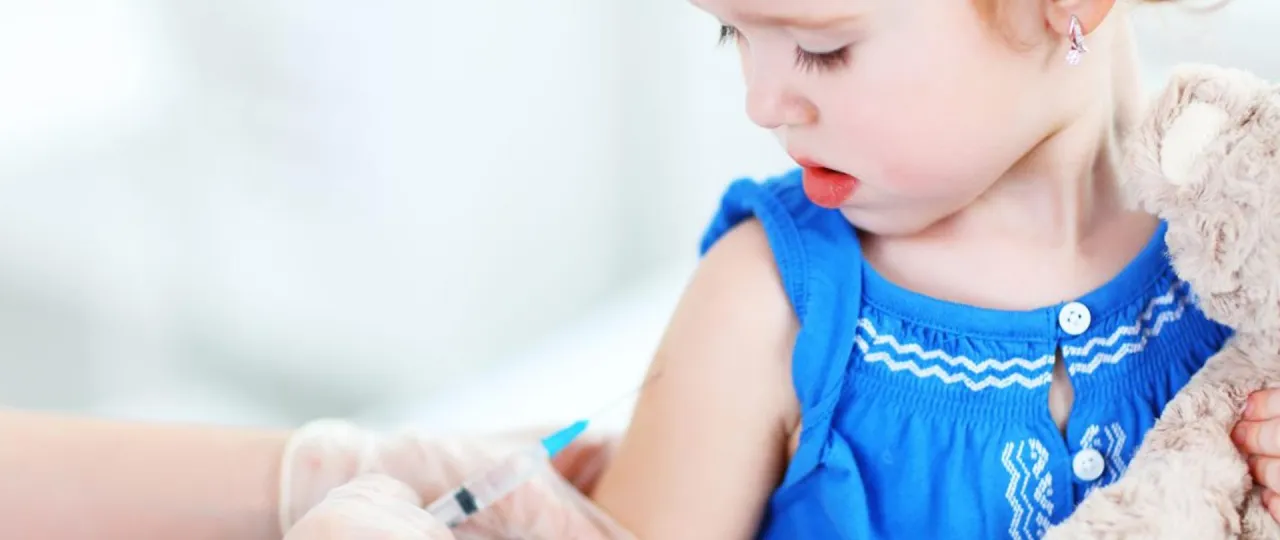 Dziecko w przedszkolu po szczepieniu