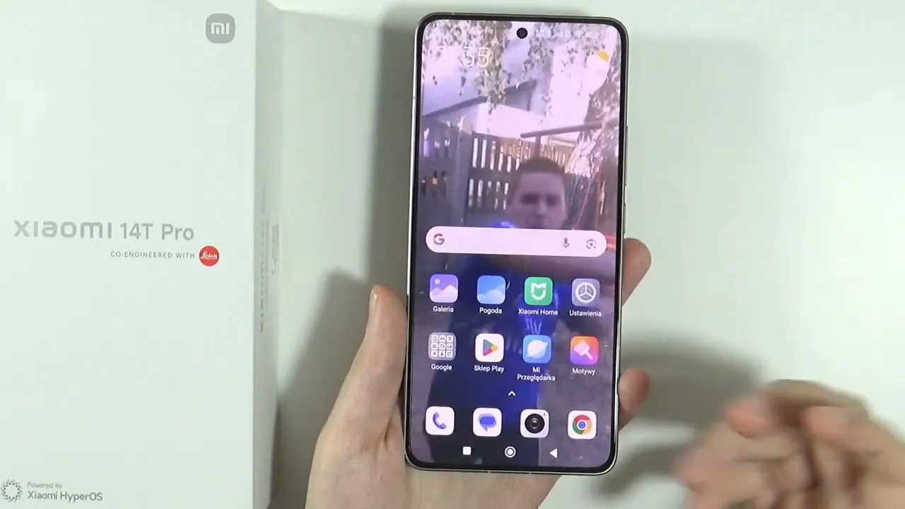 Telefon Xiaomi z ustawieniami NFC i płatności zbliżeniowych