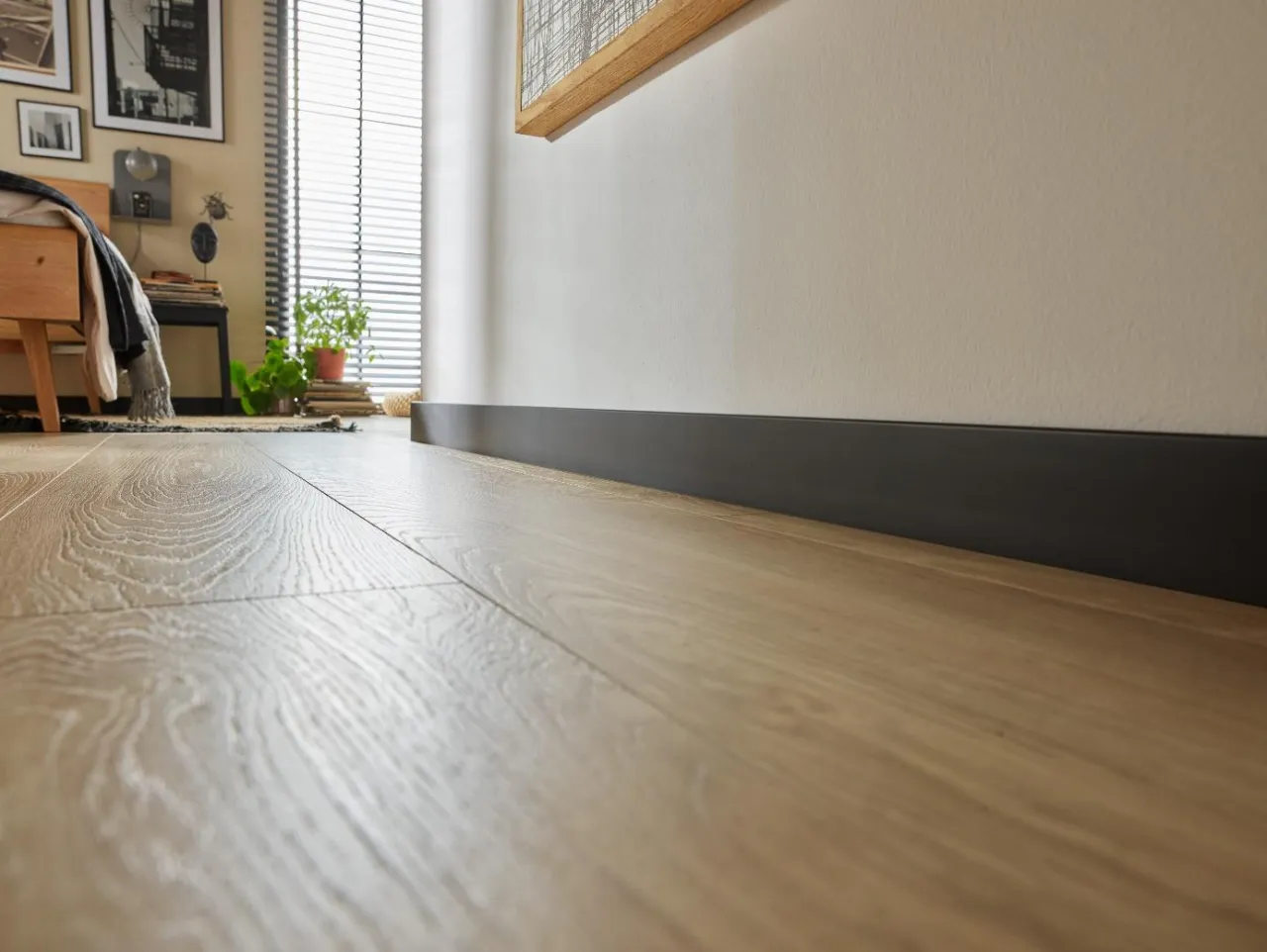 Cięcie listew MDF PCV drewno