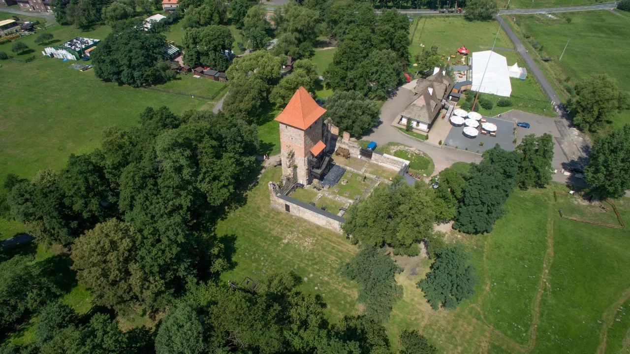 Zamek Chudów wejście