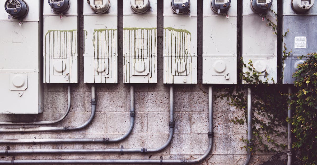 Ile kosztuje 1 kWh energii elektrycznej? Aktualne ceny prądu w Polsce [2021]
