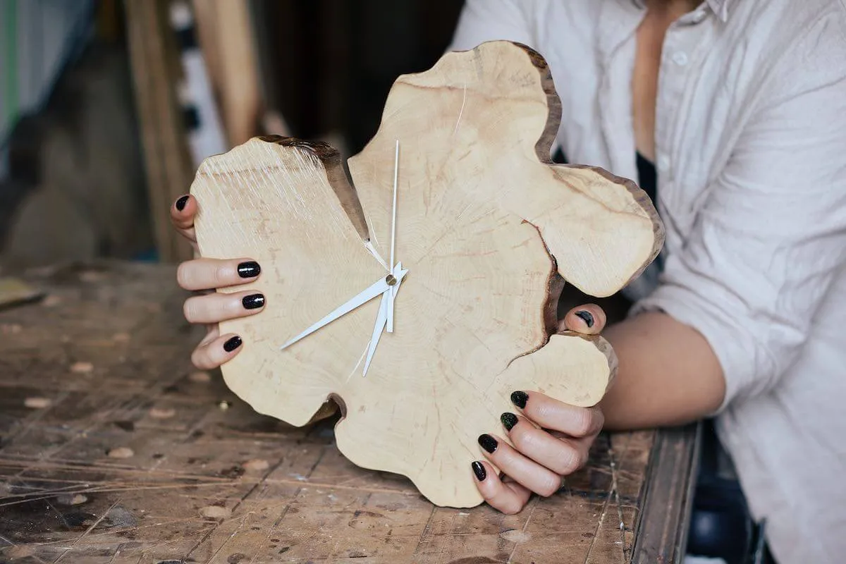 zegar DIY z plastra drewna