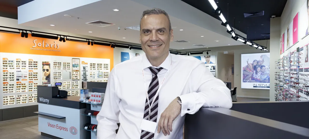 Vision Express salon wnętrze, badanie wzroku