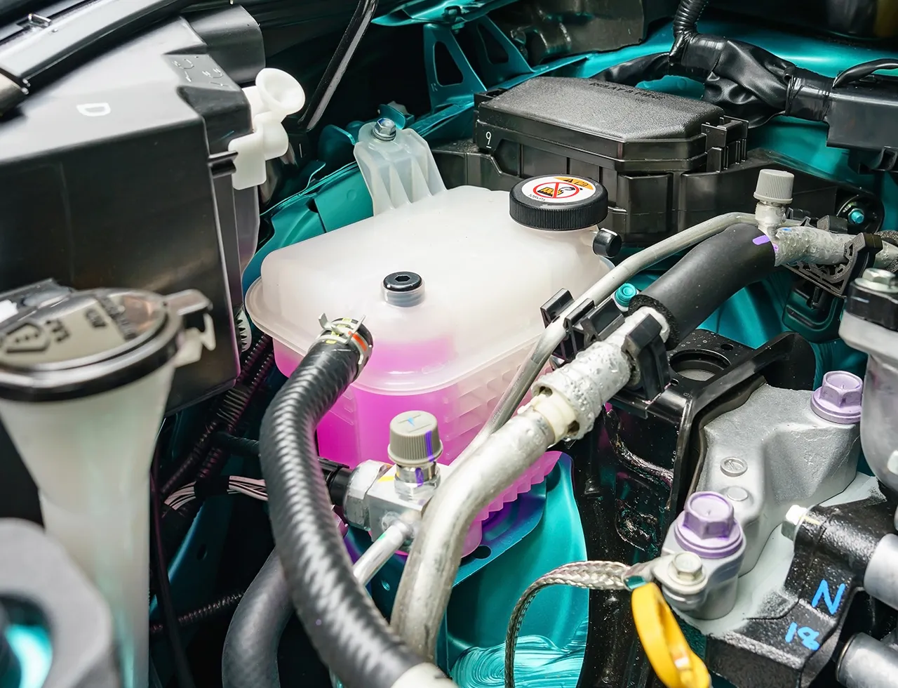 Zdjęcie Ile wchodzi płynu do chłodnicy peugeot 407? Sprawdź, aby uniknąć problemów