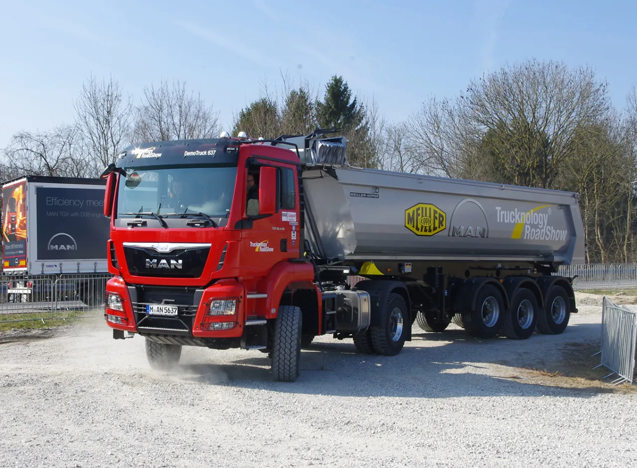 dostawa kruszywa wywrotka