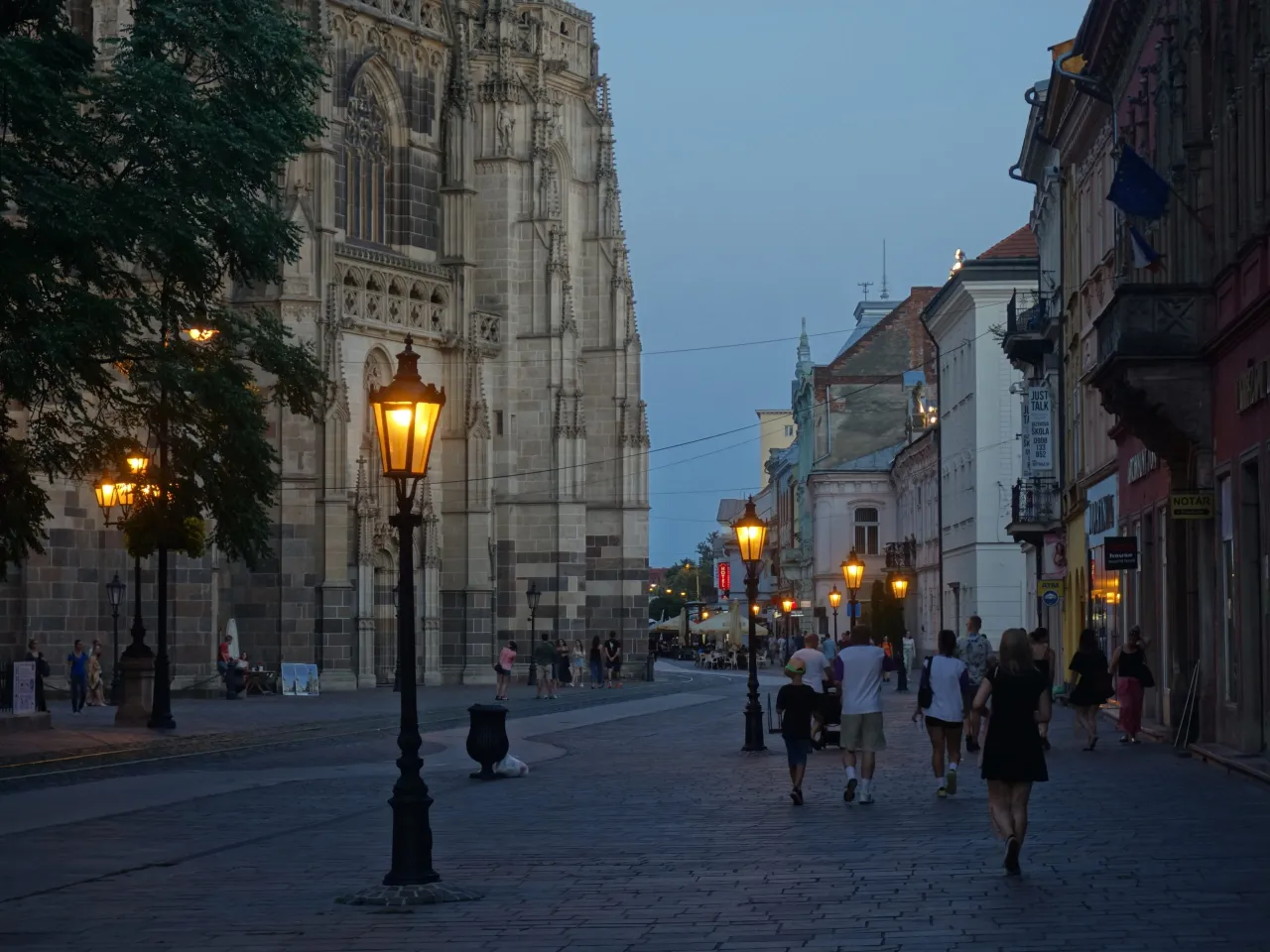 ulica Hlavn&aacute; Koszyce deptak restauracje