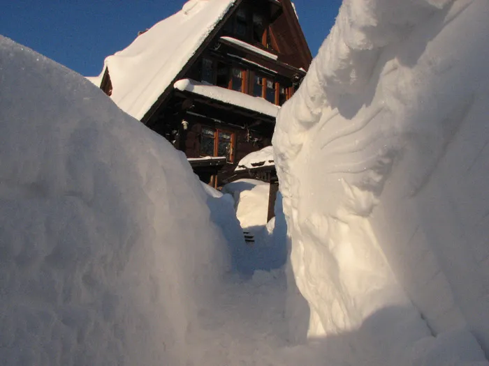 Bac&oacute;wka PTTK na Hali Rycerzowej zimą
