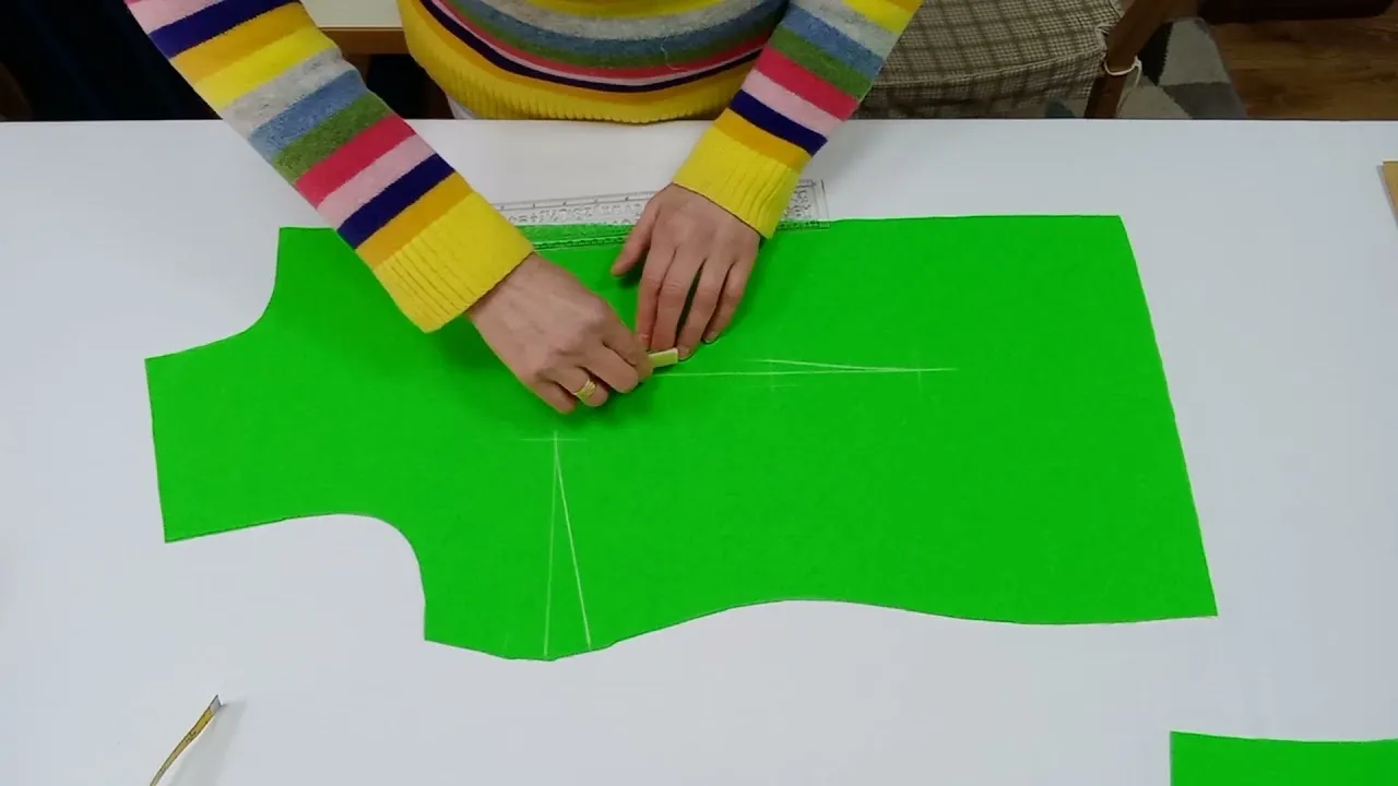 zaszewki w bluzce ręczne szycie