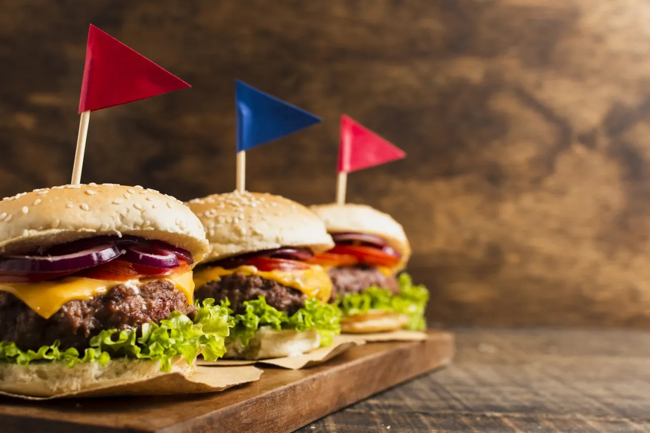 Wybór mięsa na burgera 80/20, formowanie kotleta z wgłębieniem