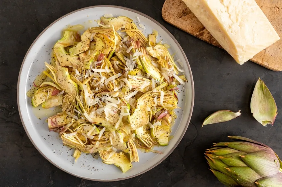 Insalata di carciofi crudi con scaglie di Grana Padano