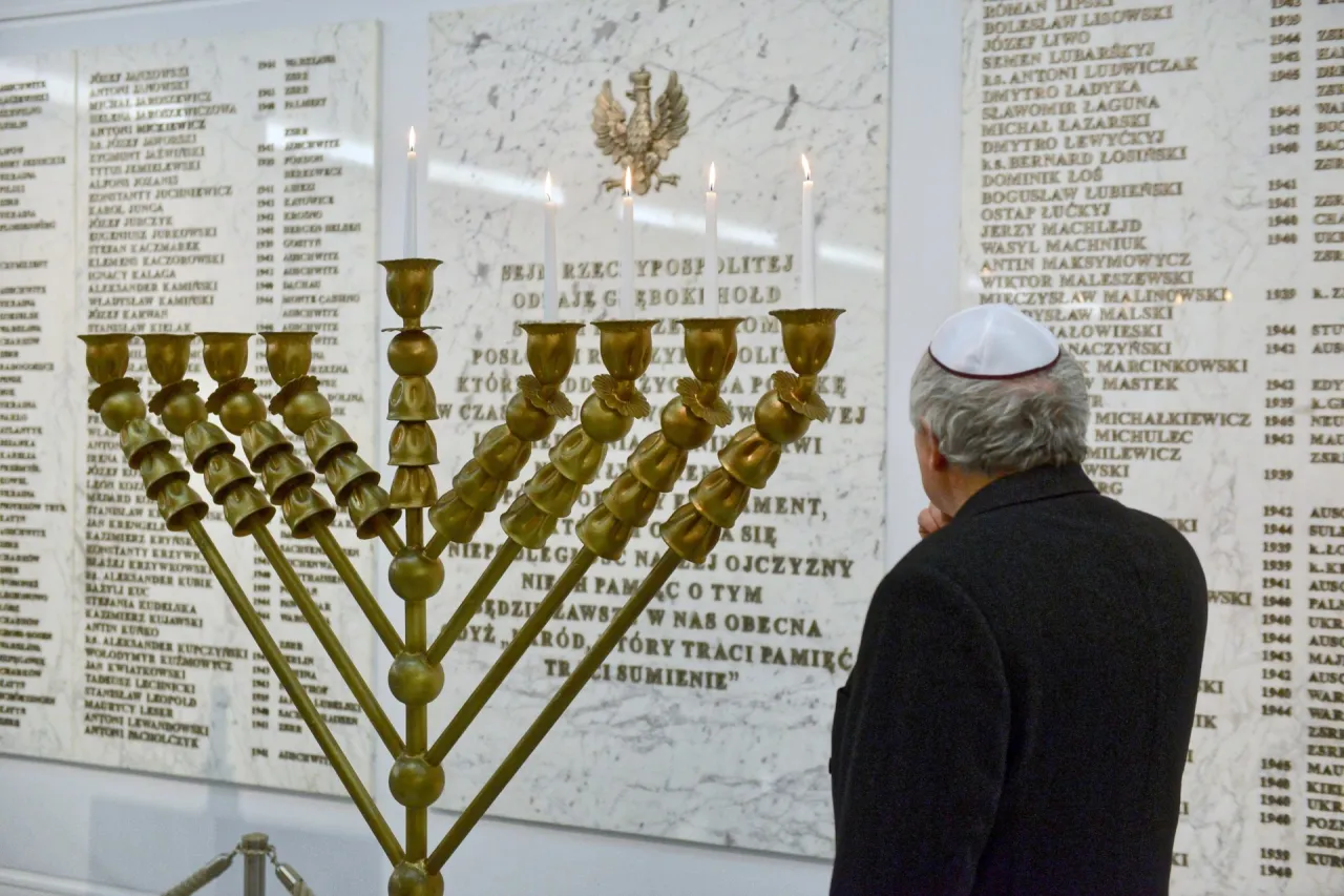 Zdjęcie Dlaczego świece chanukowe w Sejmie mają tak wielkie znaczenie?
