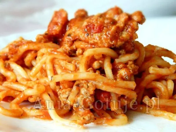 Zdjęcie Ania gotuje spaghetti bolognese – prosta receptura na pyszne danie