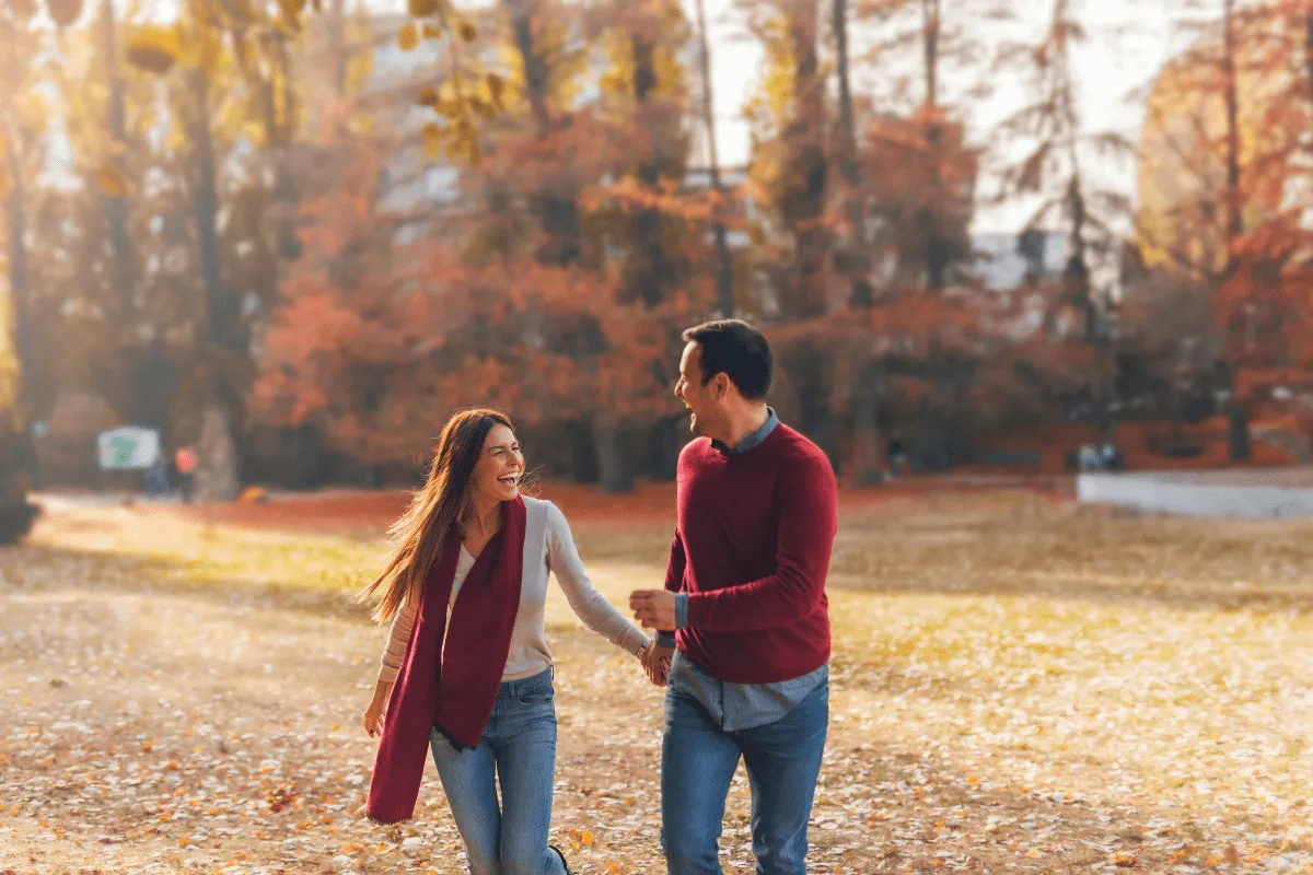 randka jesienią w parku