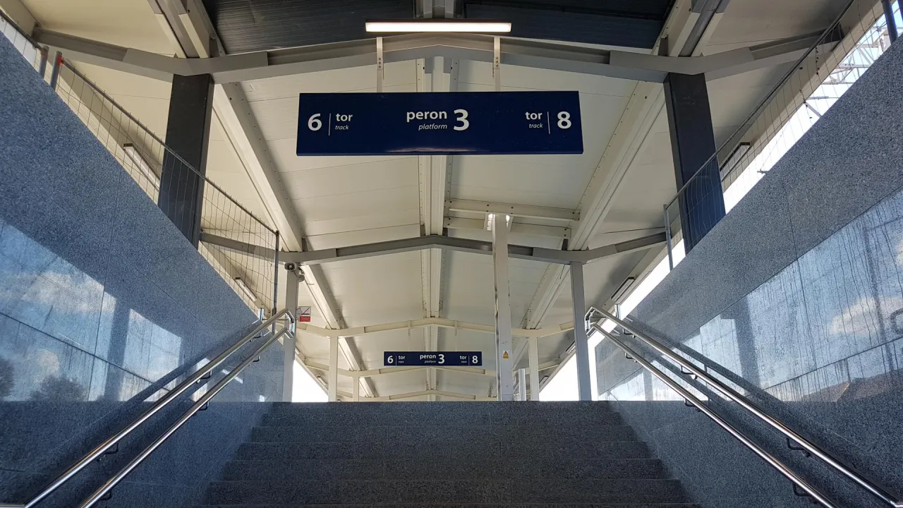 Dworzec Lokalny Rzeszów wnętrze i perony