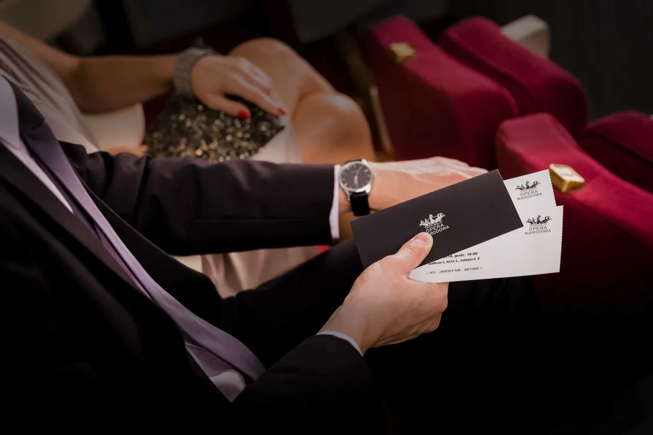 Teatr Wielki Opera Narodowa wejście kasy biletowe lokalizacja
