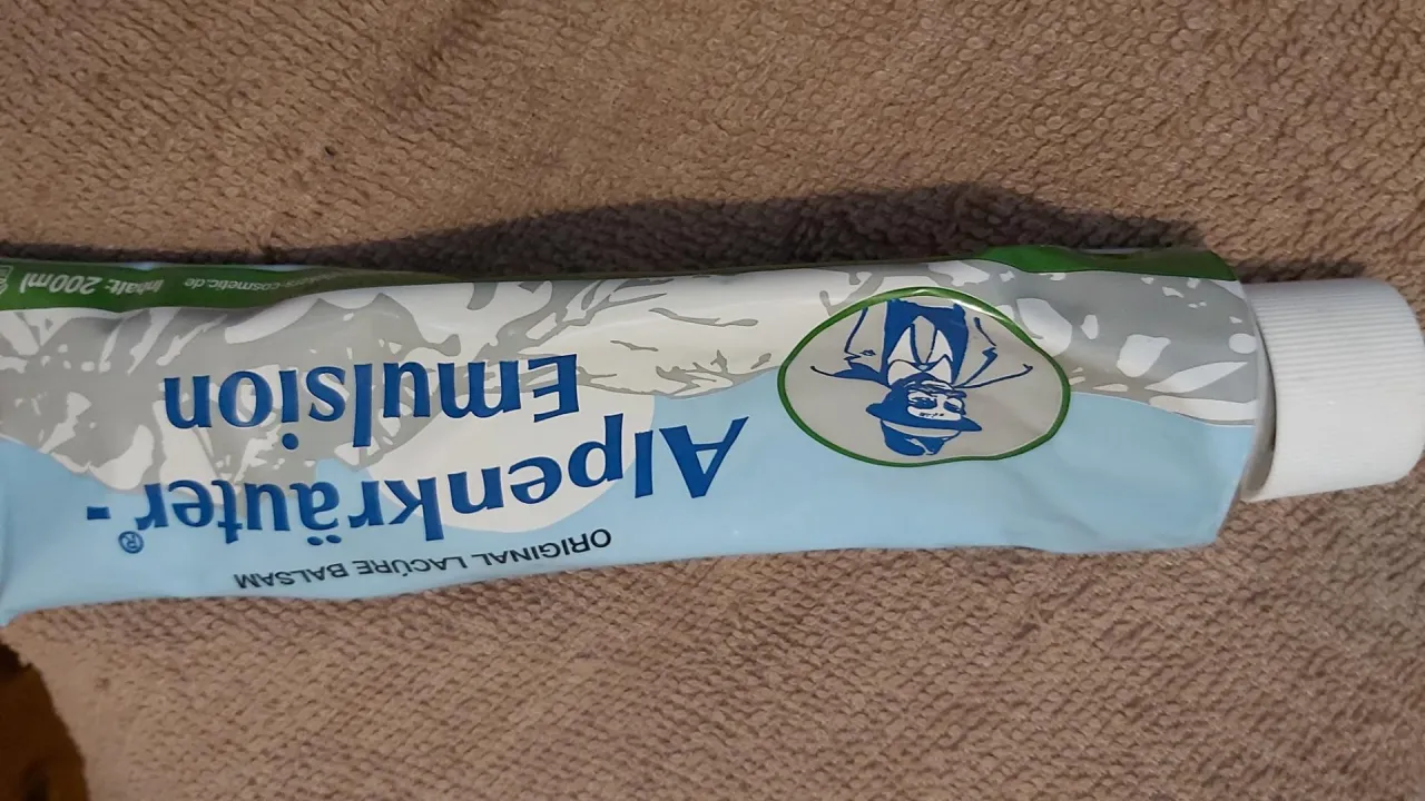 Alpenkrauter balsam biały czerwony por&oacute;wnanie