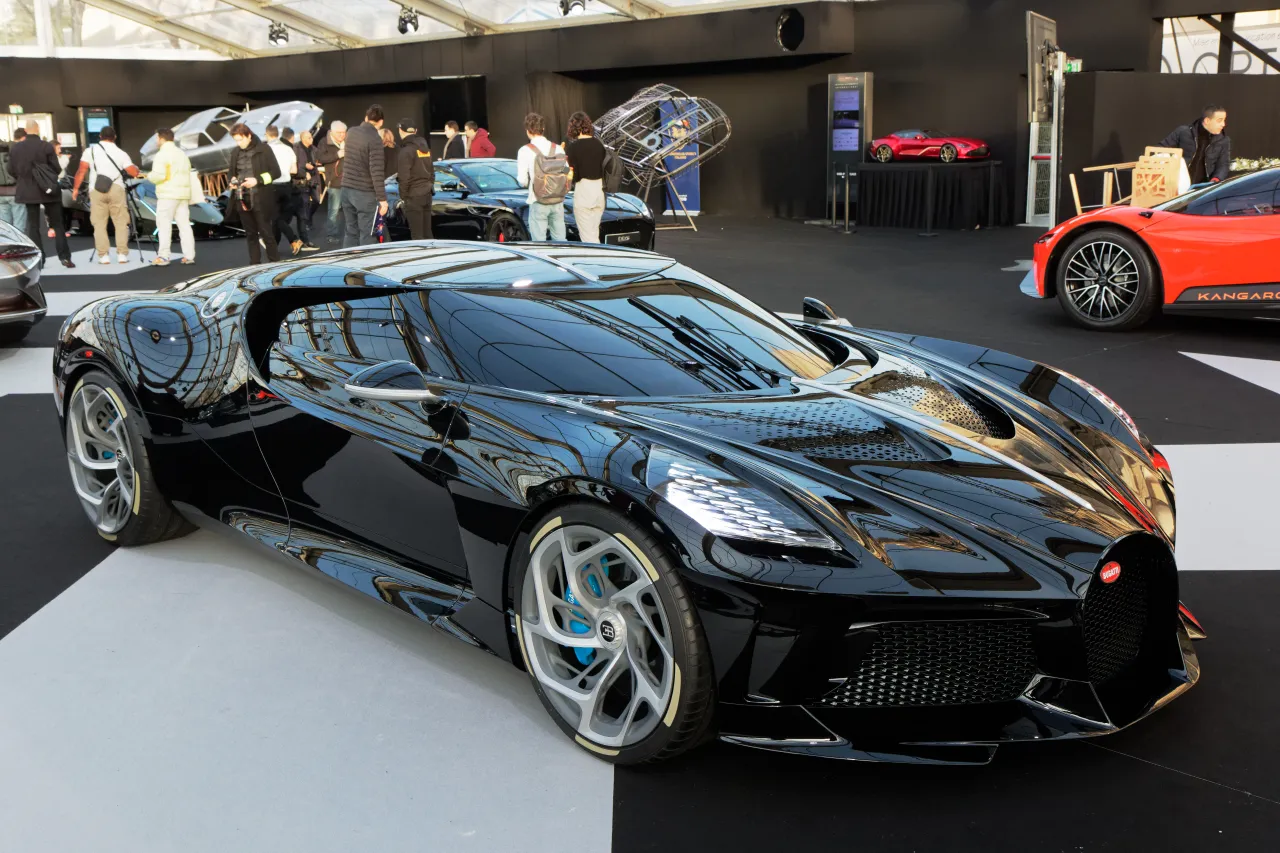 Bugatti La Voiture Noire cena