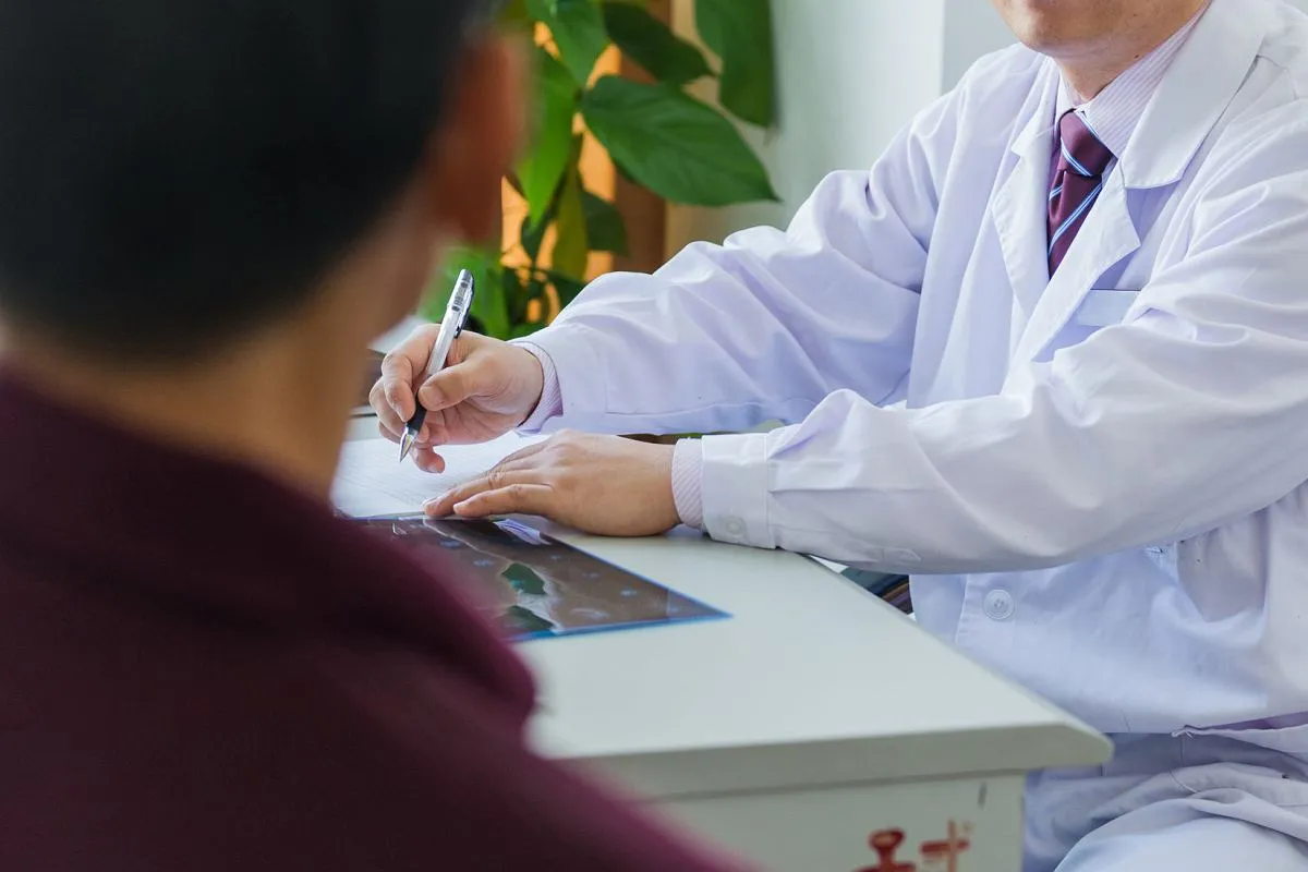 Zdjęcie Ile kosztuje wizyta u urologa w Kaliszu? Ceny, które musisz znać