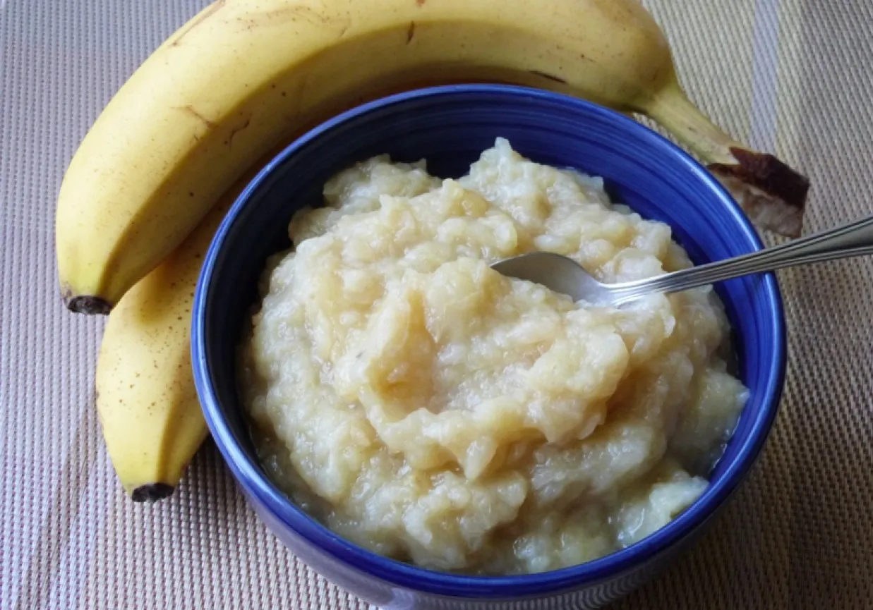 lekkostrawne owoce do musu: jabłka, banany, gotowane gruszki, dynia