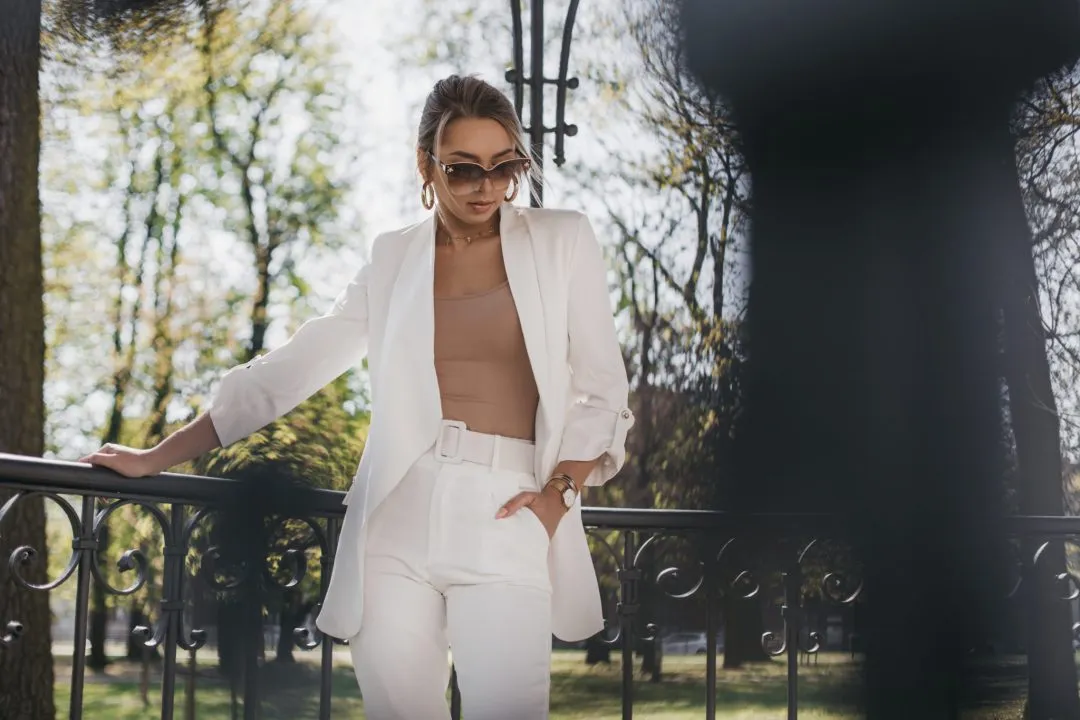 biały garnitur damski stylizacje