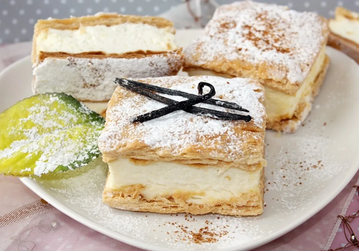 Napoleonka z kremem budyniowym