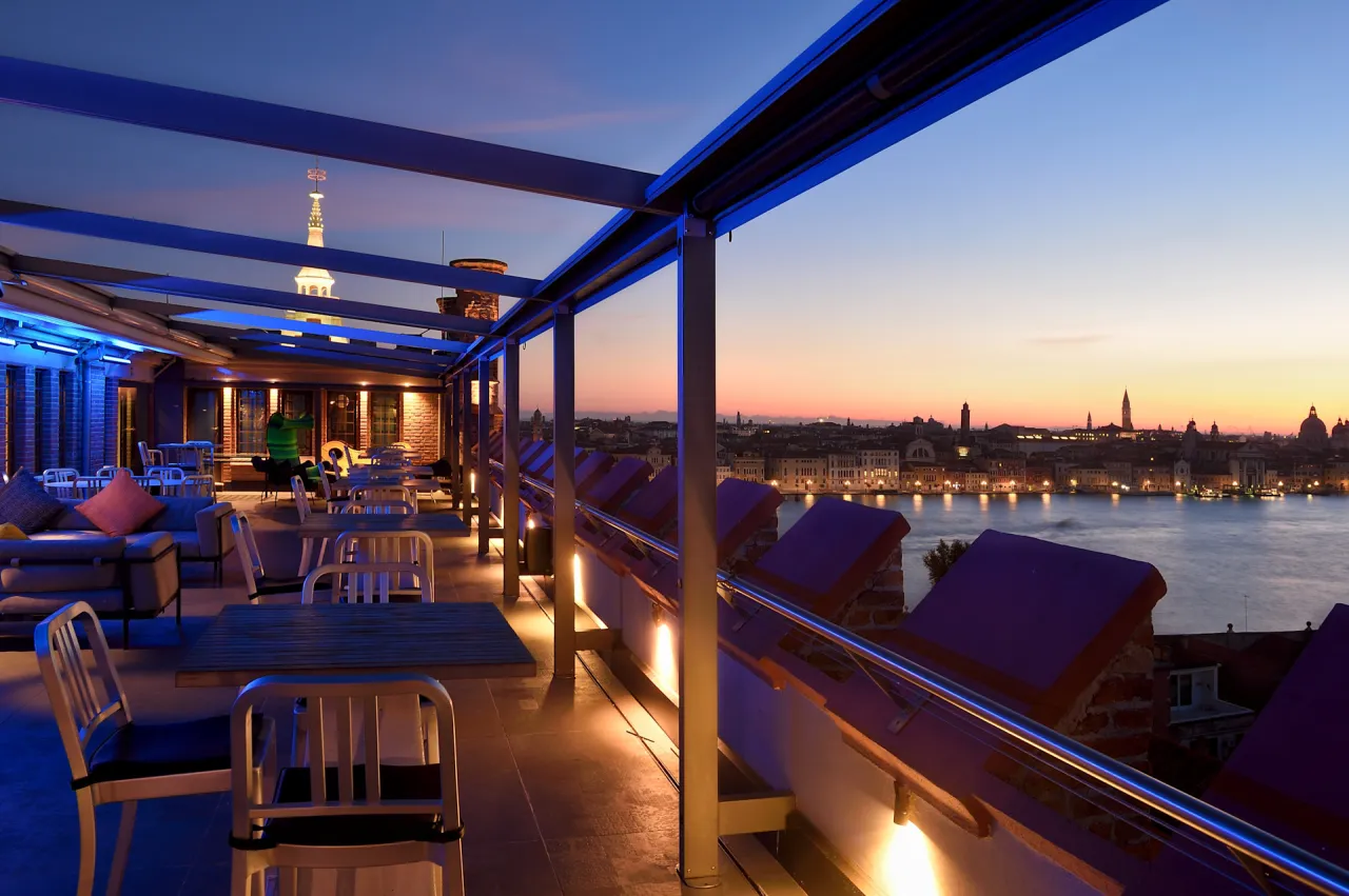 Skyline Rooftop Bar Hilton Molino Stucky vista Venezia