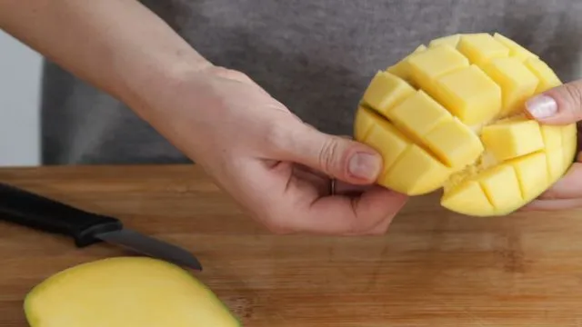 Mango schneiden Igel-Methode Anleitung