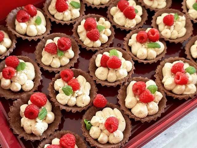 dekorowanie babeczek łyżką nożem widelcem