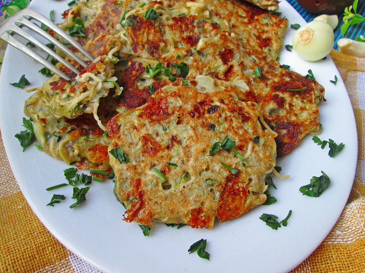 placki z makaronu nitki