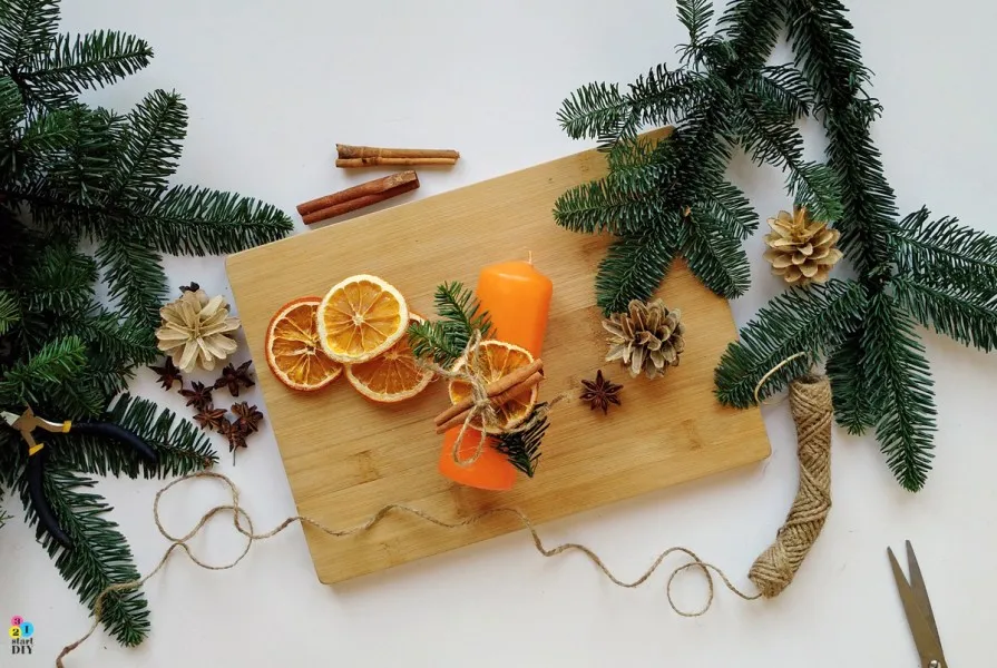 ozdoby choinkowe z suszonych pomarańczy i szyszek