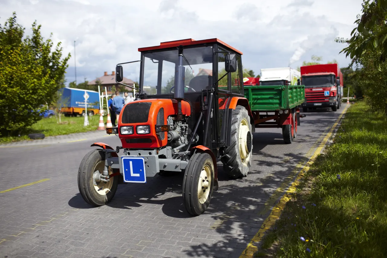 prawo jazdy kategoria T C+E