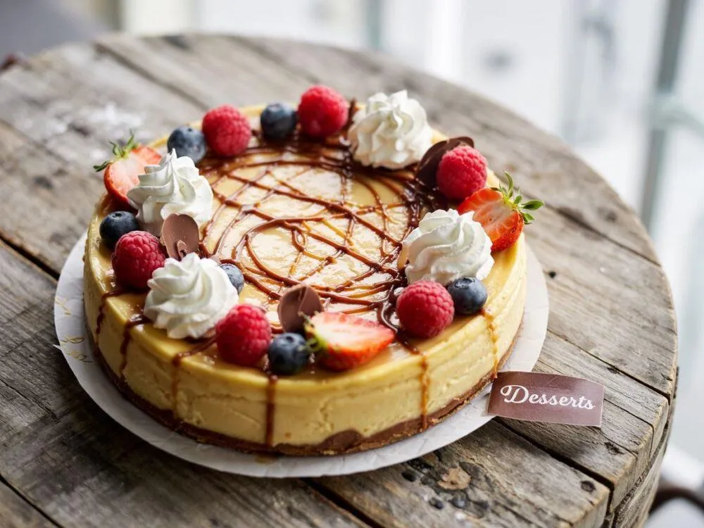 dekoracja opadniętego sernika