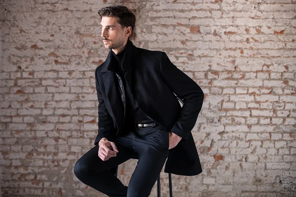 elegancki strój na pogrzeb mężczyzna garnitur