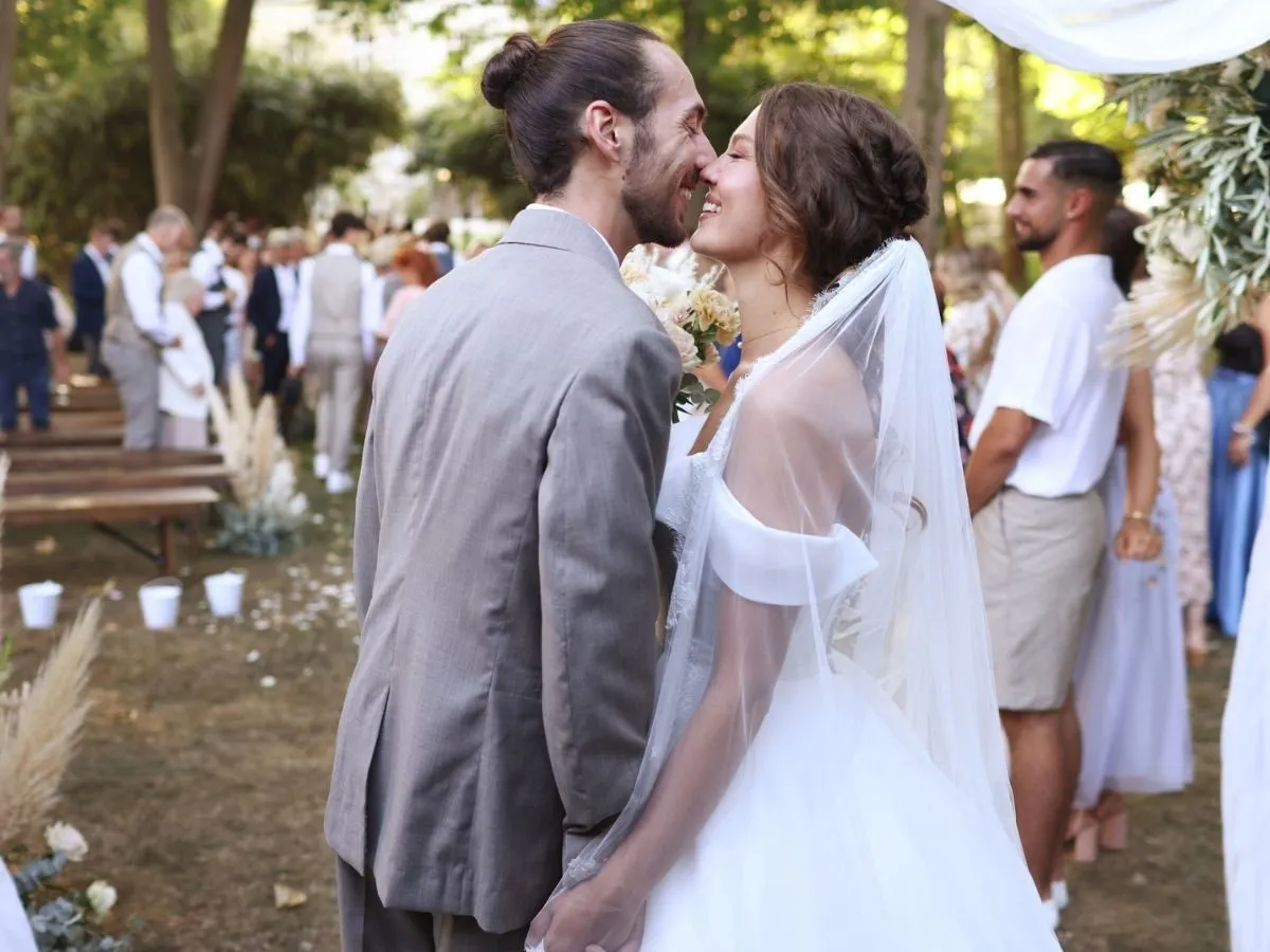 Szczęśliwa para młoda, jak zaplanować budżet weselny w 2026 i nie zbankrutować? Podział procentowy wydatków.