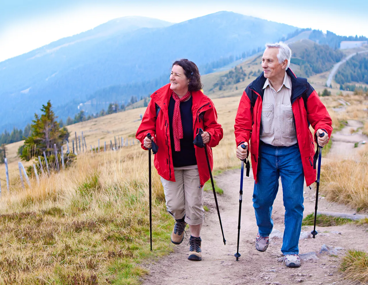 seniorzy nordic walking
