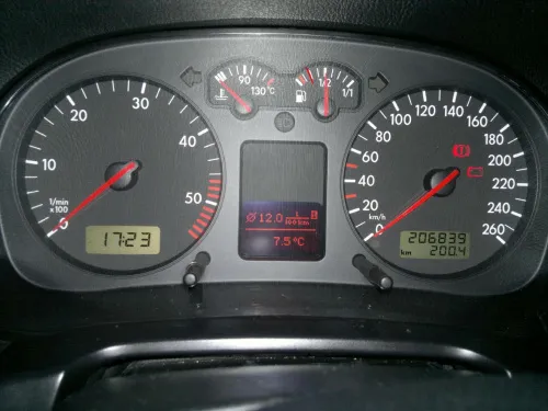 kontrolka rezerwy paliwa vw bora