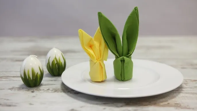 Wielkanocne serwetki składane w zajączka i winietki