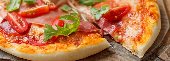 Domowe ciasto na pizzę składniki i proces przygotowania