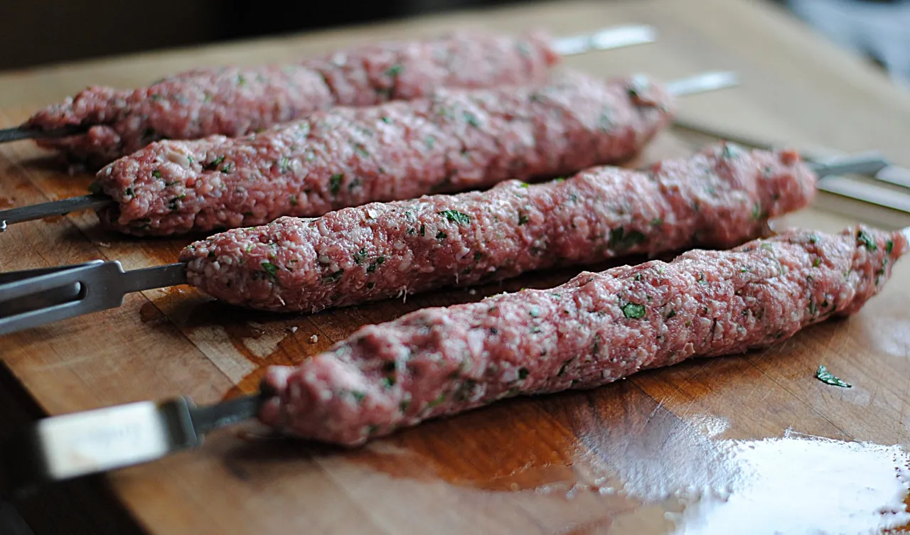 kebab z grilla z dodatkami