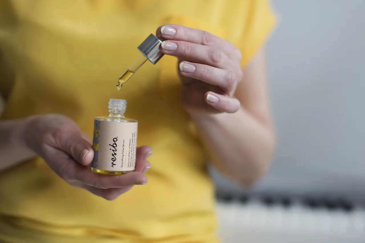 Por&oacute;wnanie dw&oacute;ch serum Resibo dla sk&oacute;ry problematycznej